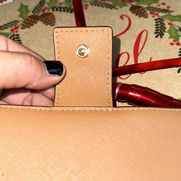 Tory Burch - Picture 6 of 8